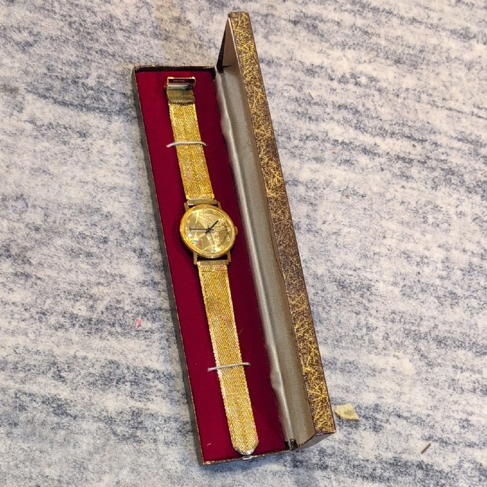 Elegant Gold Watch